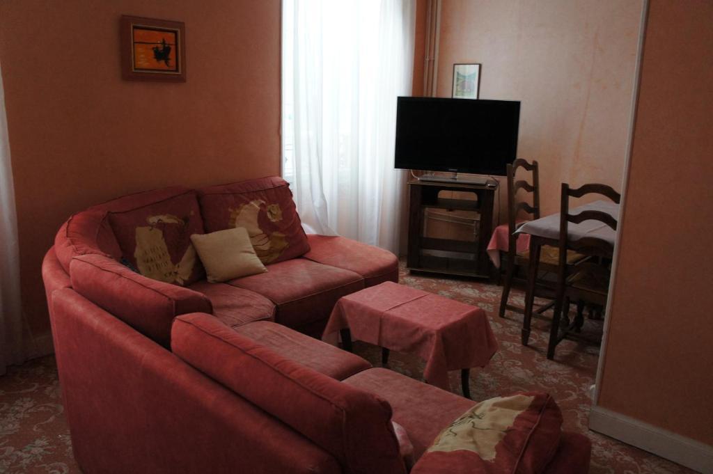 Hotel Le Commerce Bagnères-de-Bigorre Pokój zdjęcie